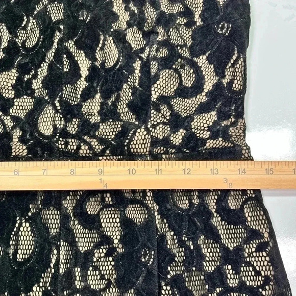 Lauren Ralph Lauren Dress Velvet Lace Sheath Black V Neck Sleeveless NWT Size 6 - Picture 12 of 13